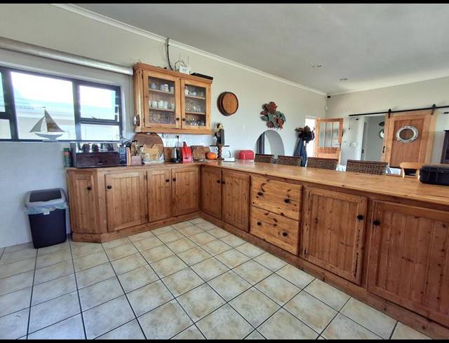 5 BEDROOM HOUSE FOR SALE IN DUYKER EILAND